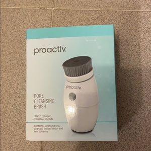 New cleansing brush